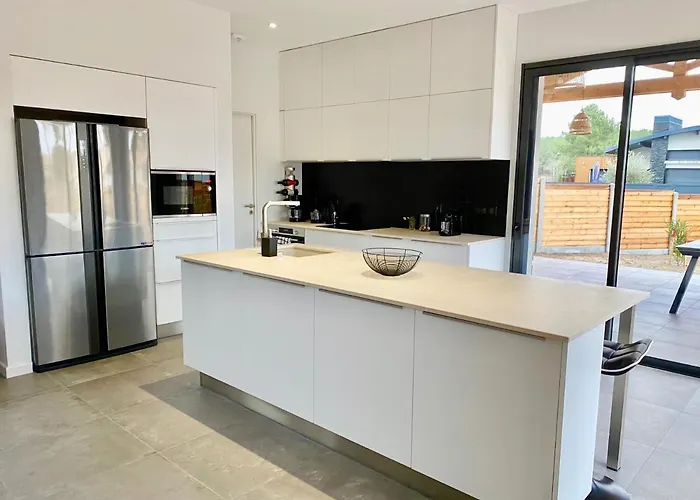 Avec Piscine Chauffée Idéalement Située Mimizan