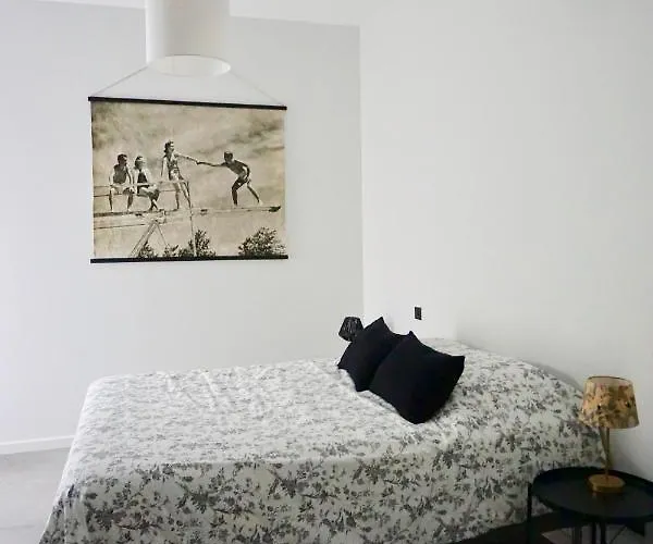 Villa Avec Piscine Chauffée Idéalement Située